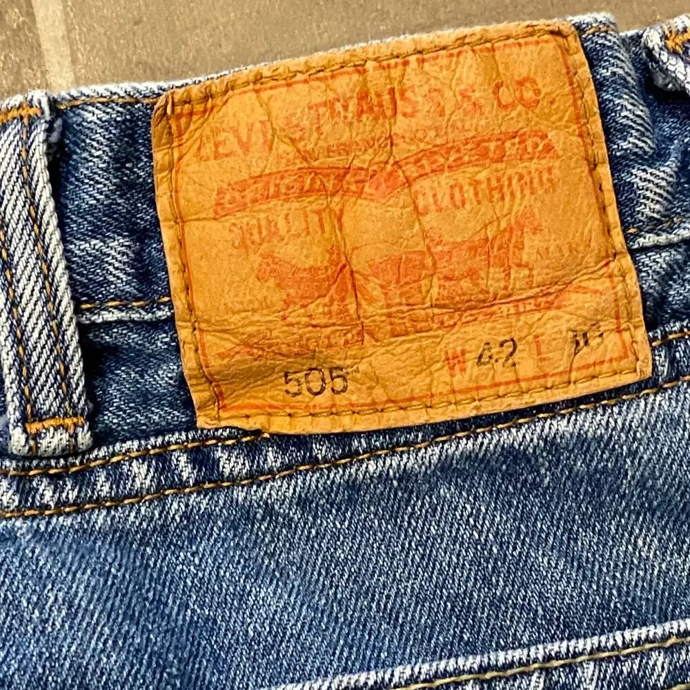 Levi's 505 Men's Jeans 42 x 30 Classic Straight Leg Medium Wash Cotton Denim
